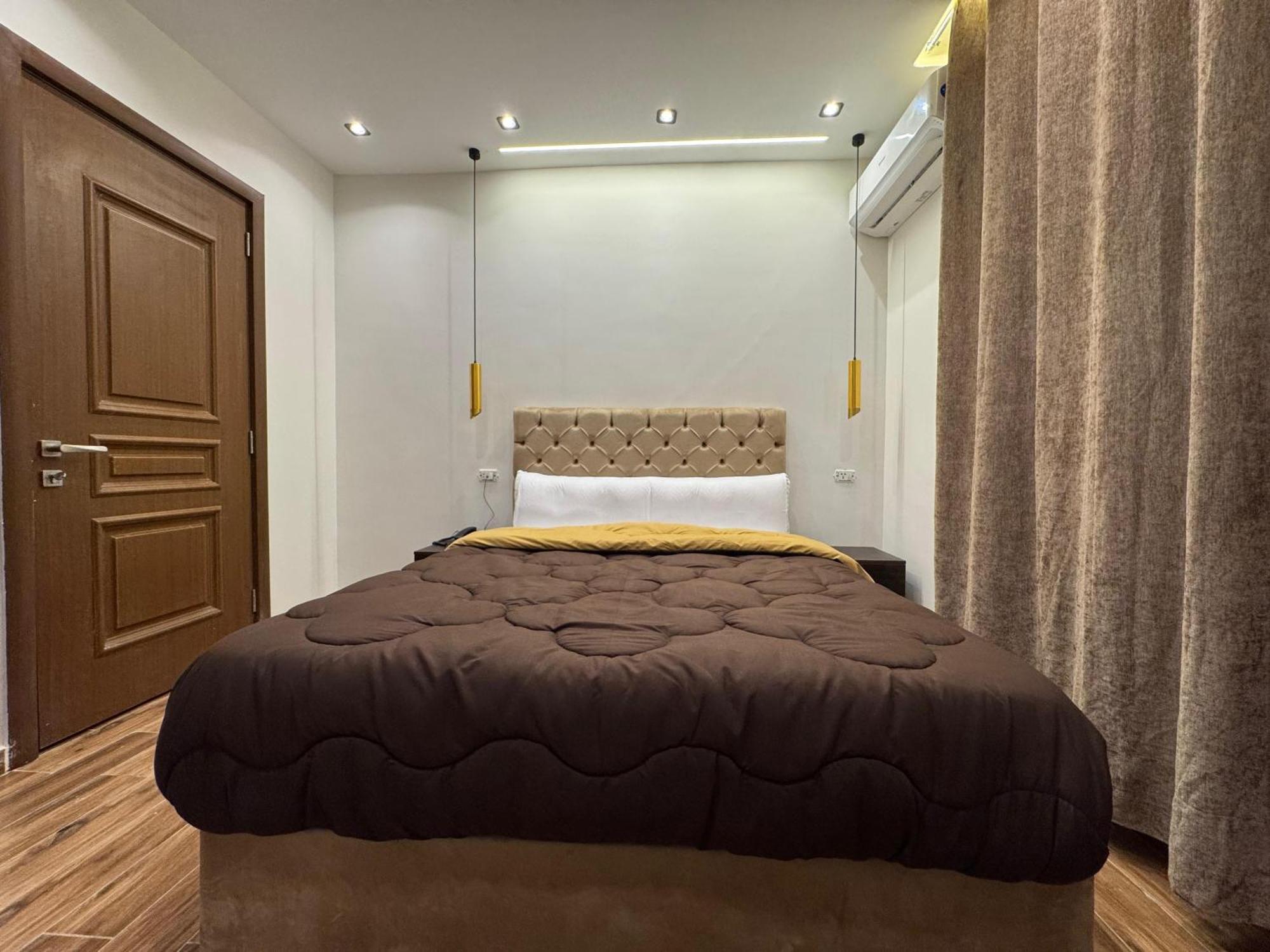 Ghatati New White Pyramids Inn מראה חיצוני תמונה