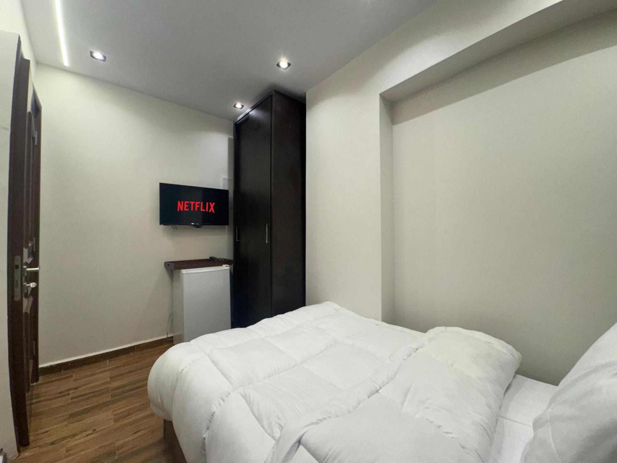 Ghatati New White Pyramids Inn מראה חיצוני תמונה