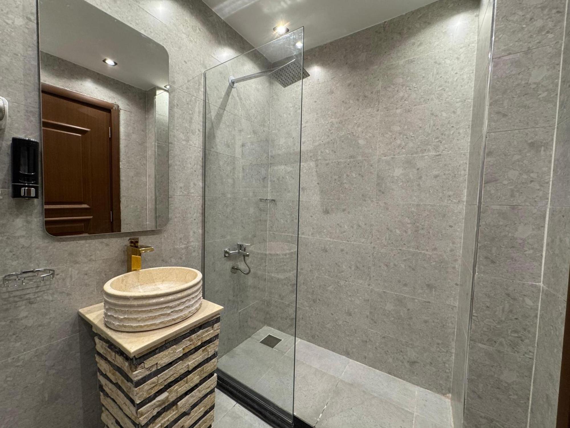Ghatati New White Pyramids Inn מראה חיצוני תמונה