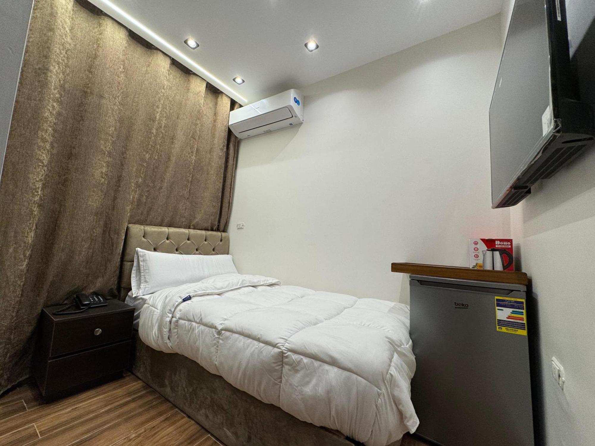 Ghatati New White Pyramids Inn מראה חיצוני תמונה