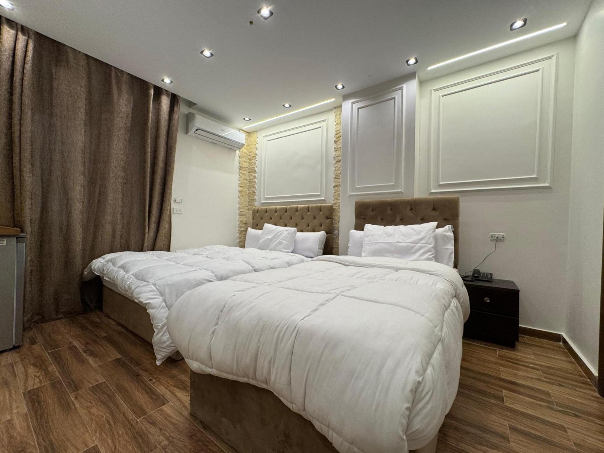 Ghatati New White Pyramids Inn מראה חיצוני תמונה