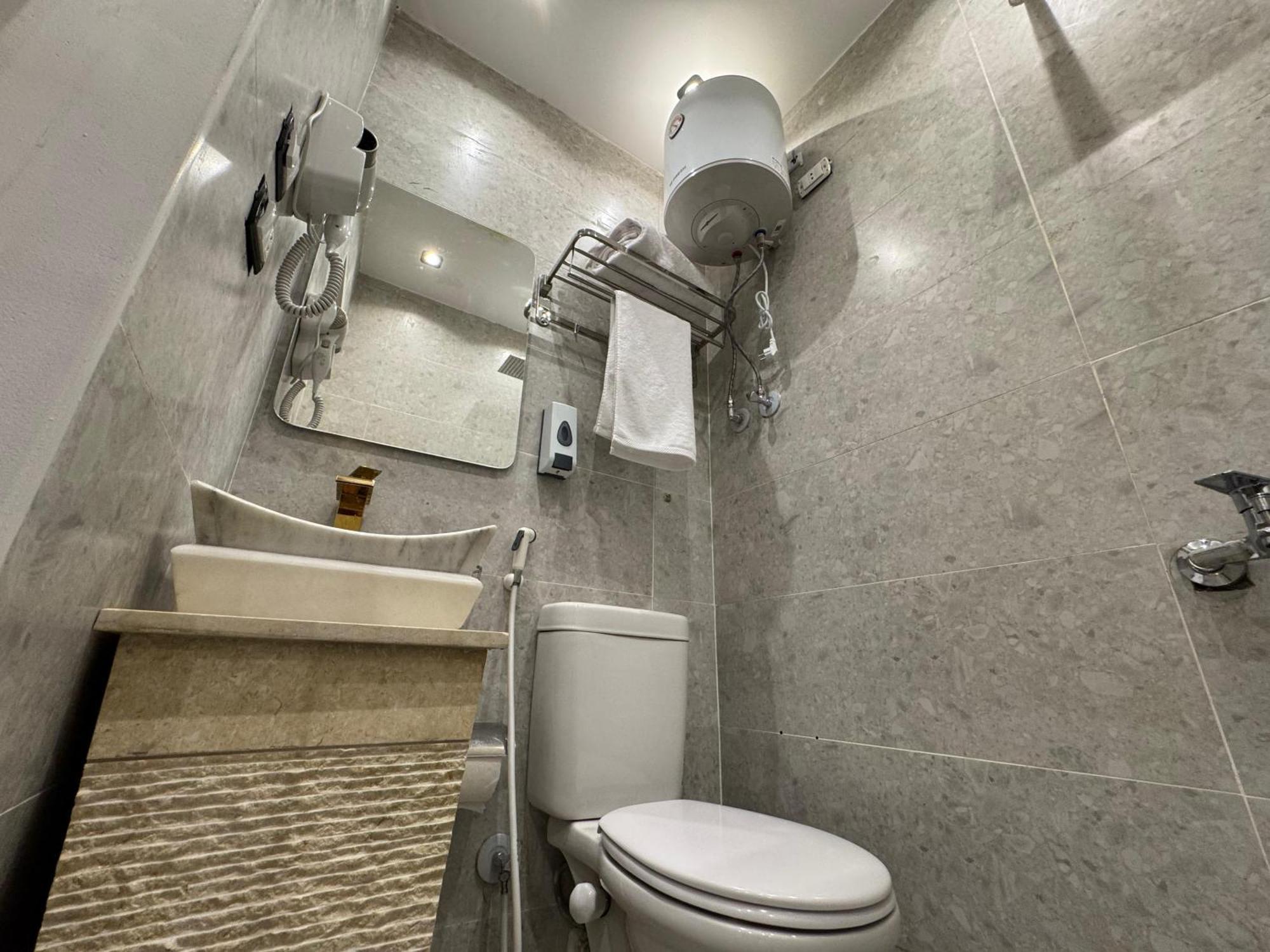 Ghatati New White Pyramids Inn מראה חיצוני תמונה
