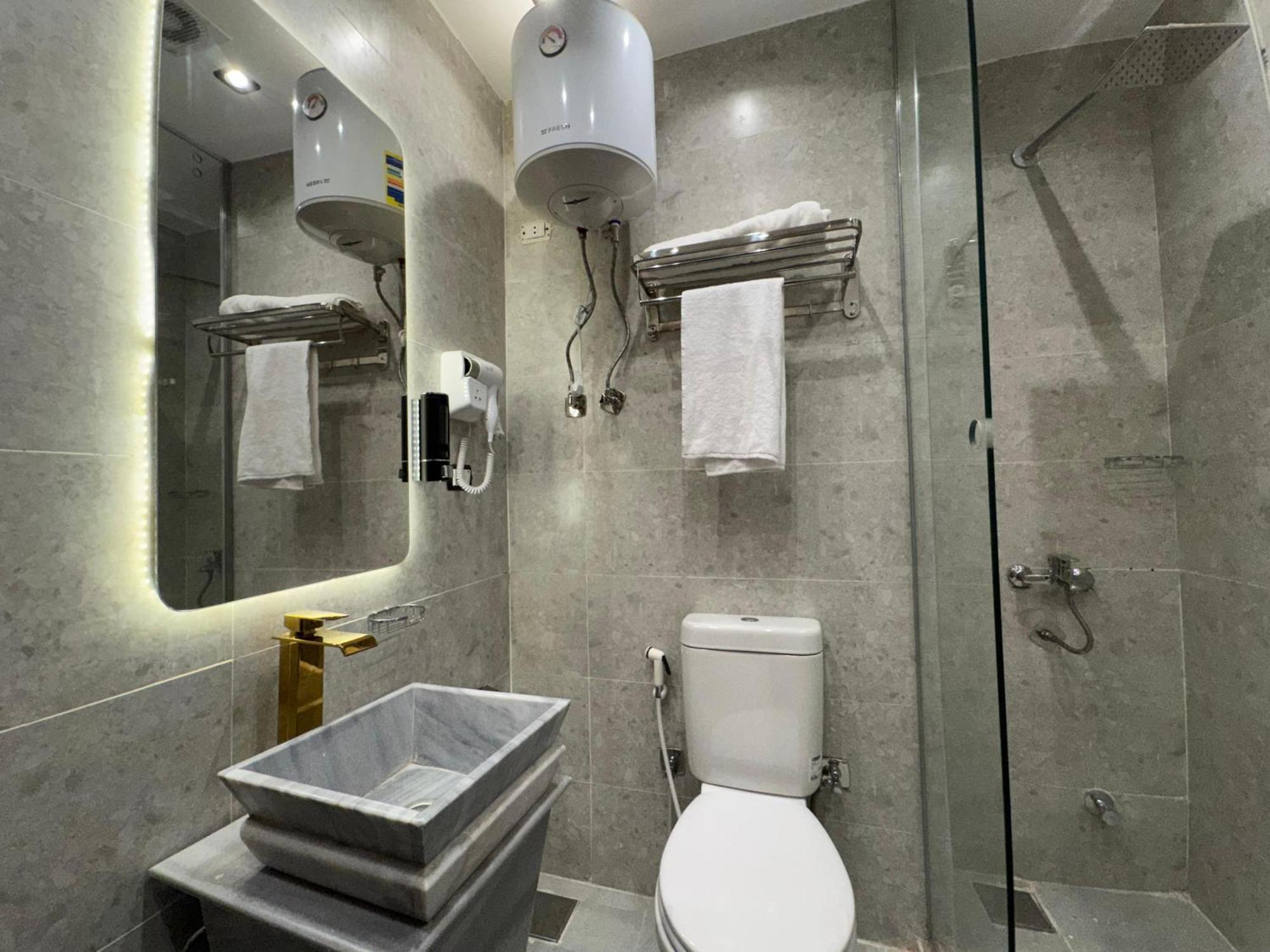 Ghatati New White Pyramids Inn מראה חיצוני תמונה