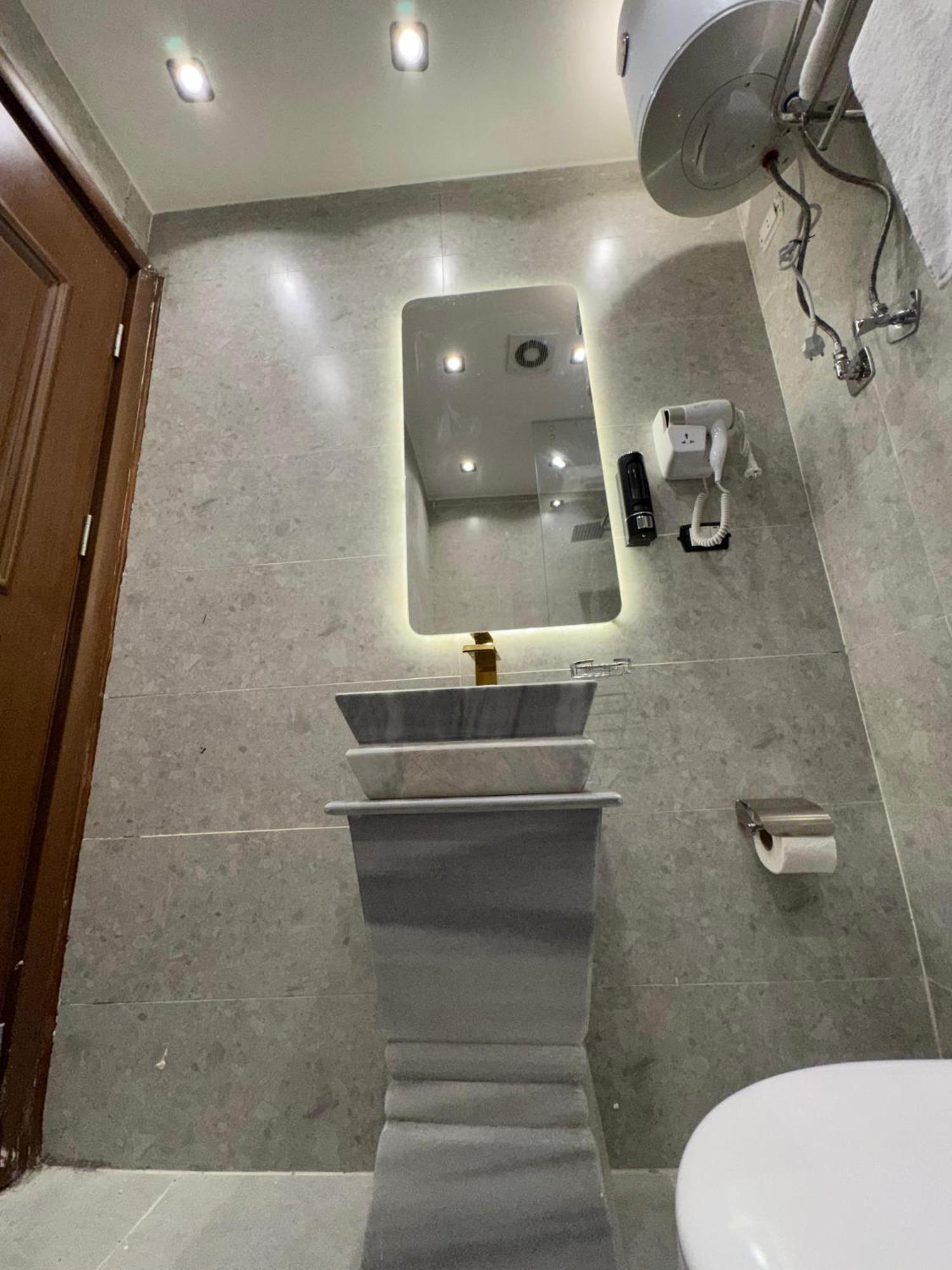 Ghatati New White Pyramids Inn מראה חיצוני תמונה
