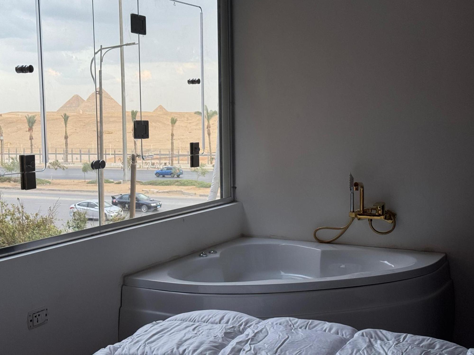 Ghatati New White Pyramids Inn מראה חיצוני תמונה