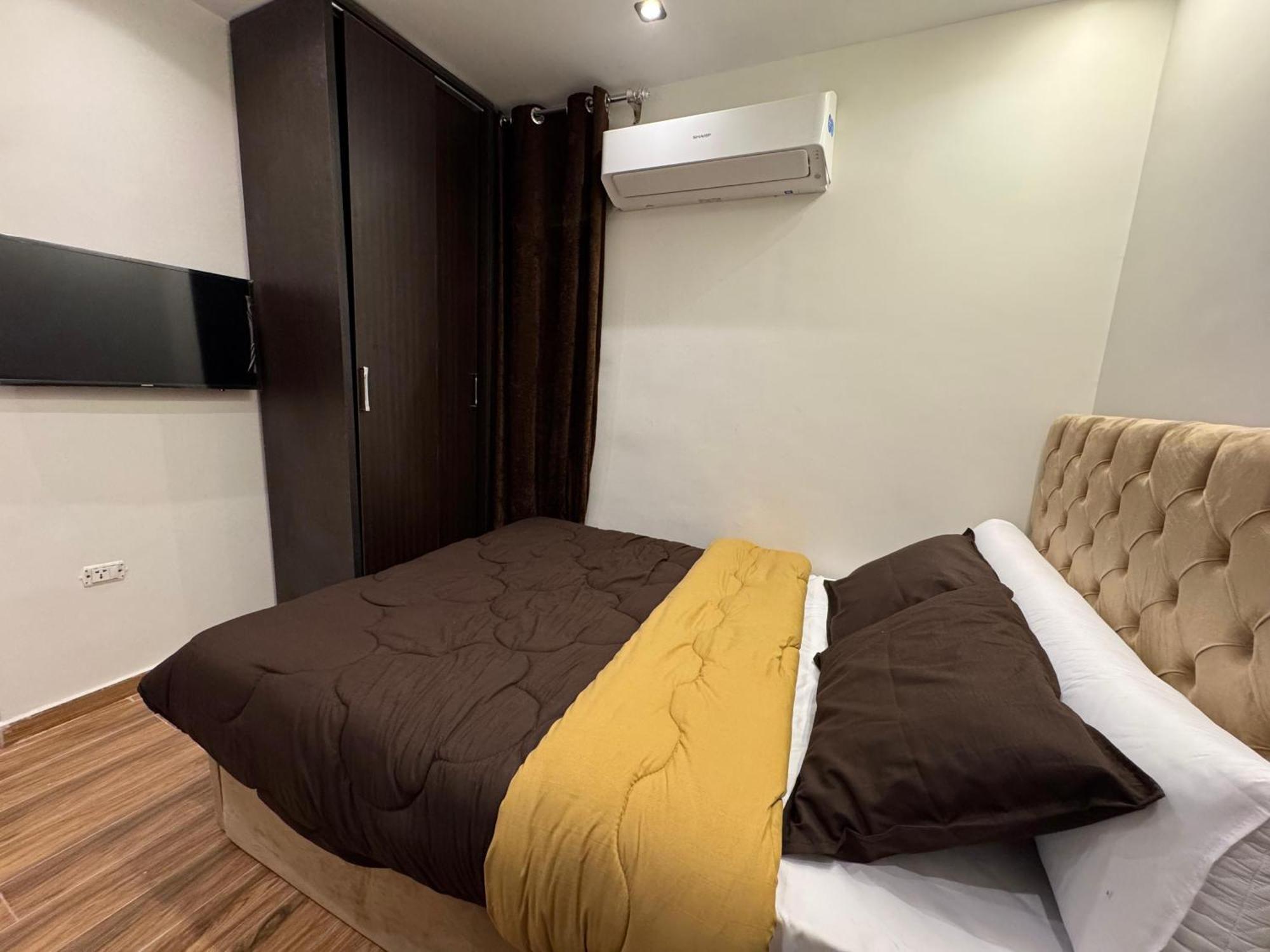Ghatati New White Pyramids Inn מראה חיצוני תמונה