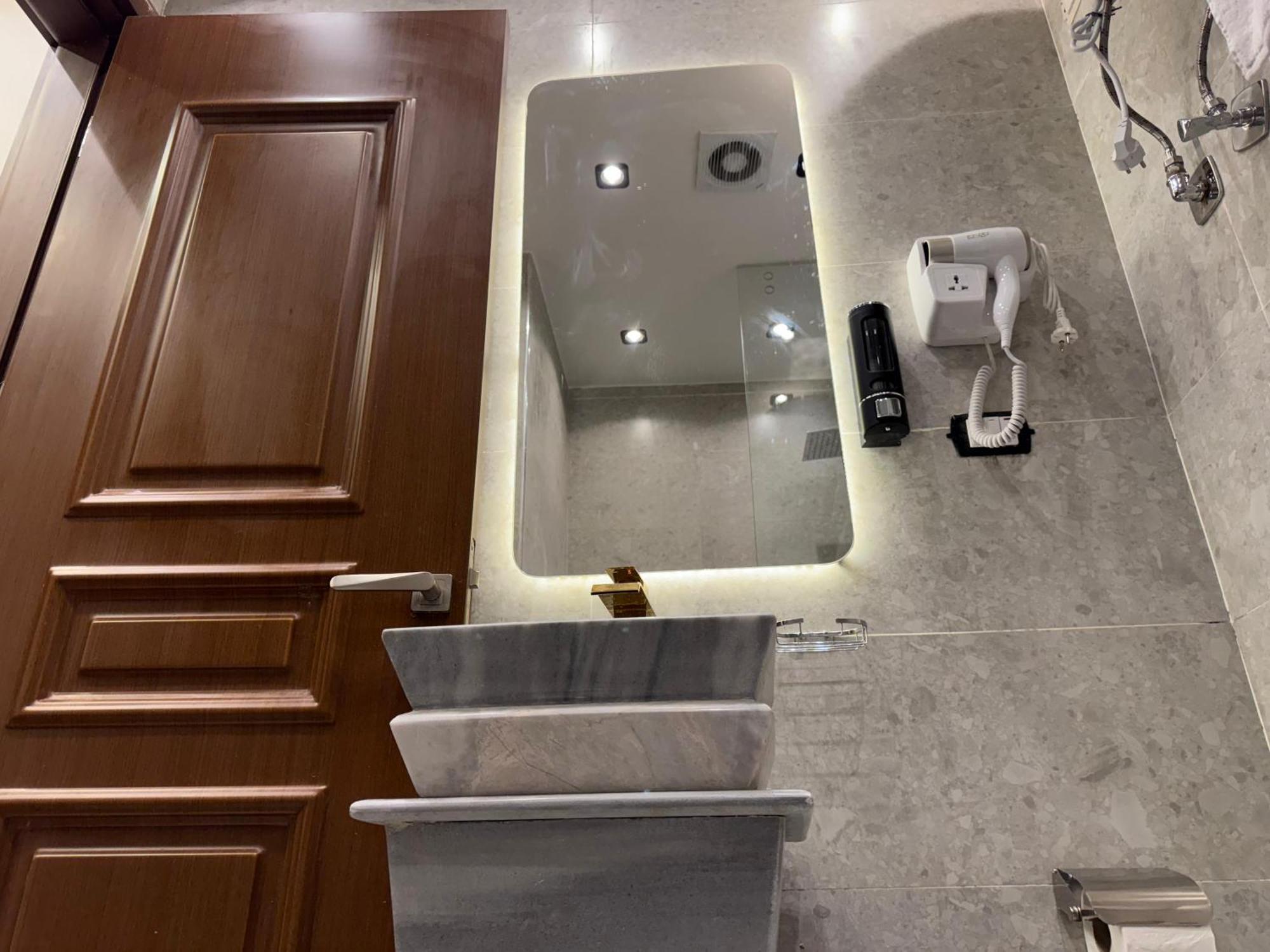 Ghatati New White Pyramids Inn מראה חיצוני תמונה