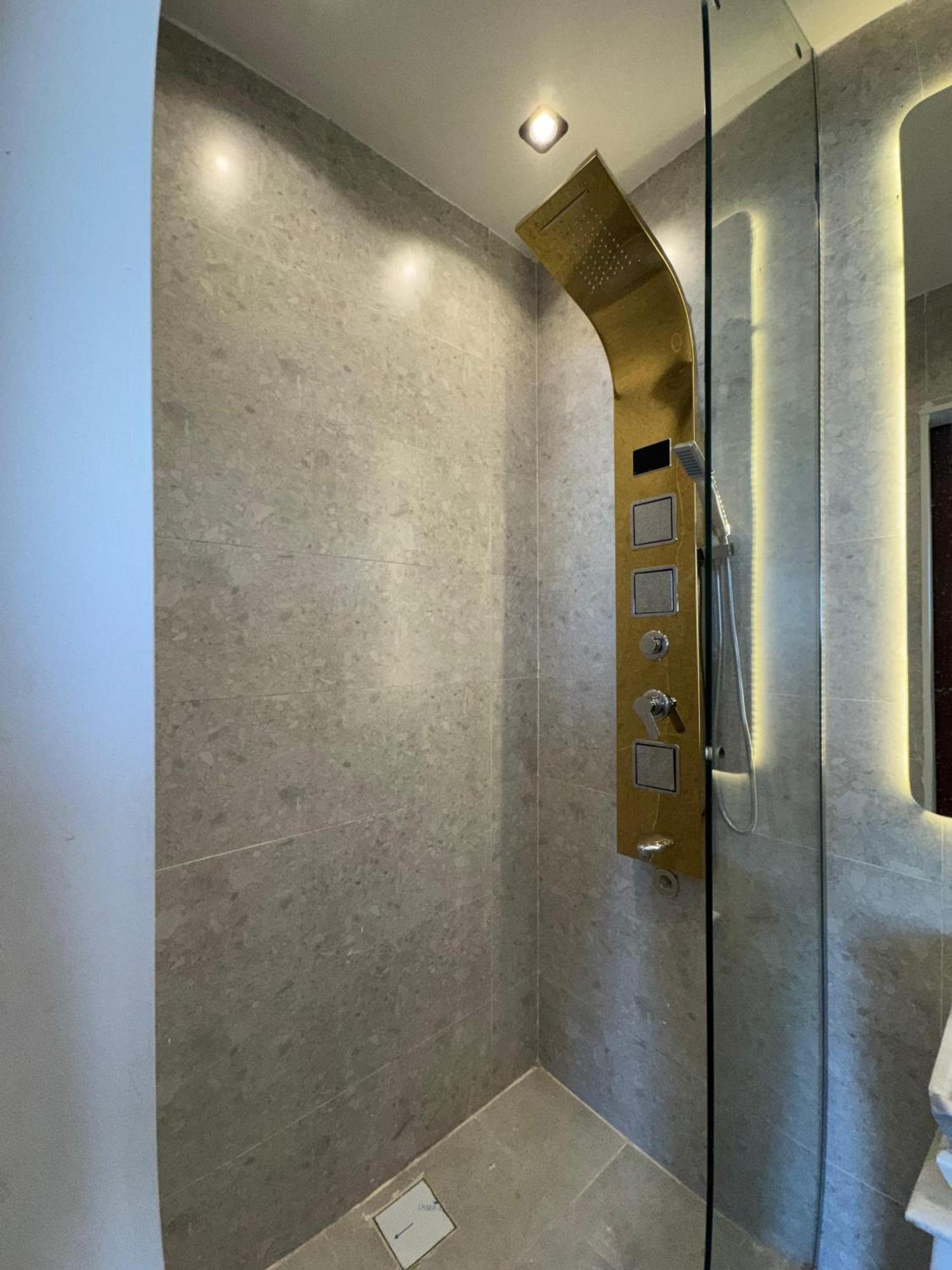 Ghatati New White Pyramids Inn מראה חיצוני תמונה