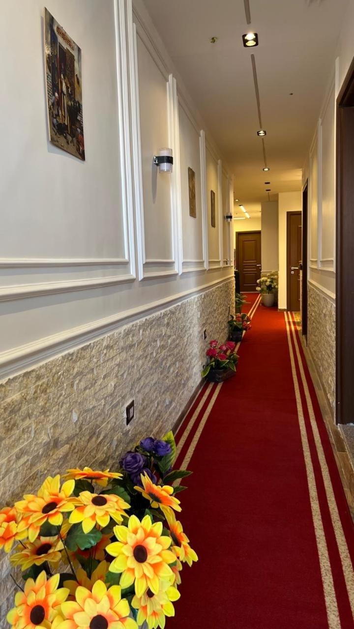 Ghatati New White Pyramids Inn מראה חיצוני תמונה