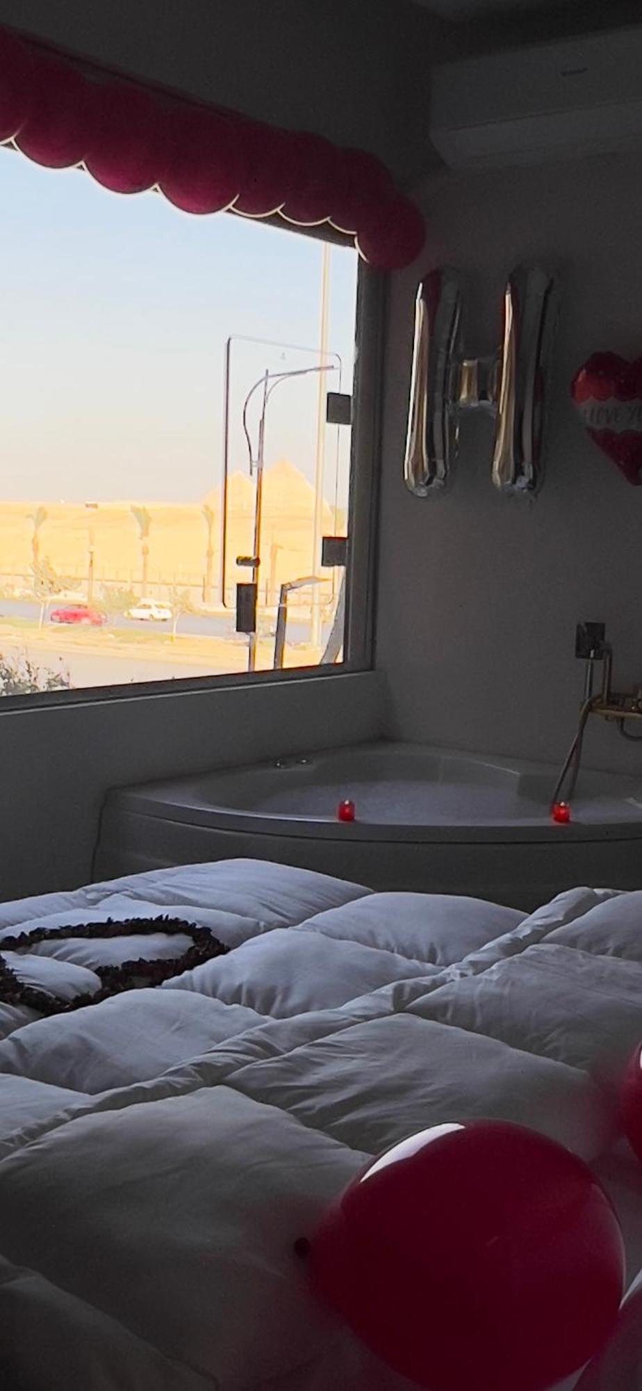 Ghatati New White Pyramids Inn מראה חיצוני תמונה