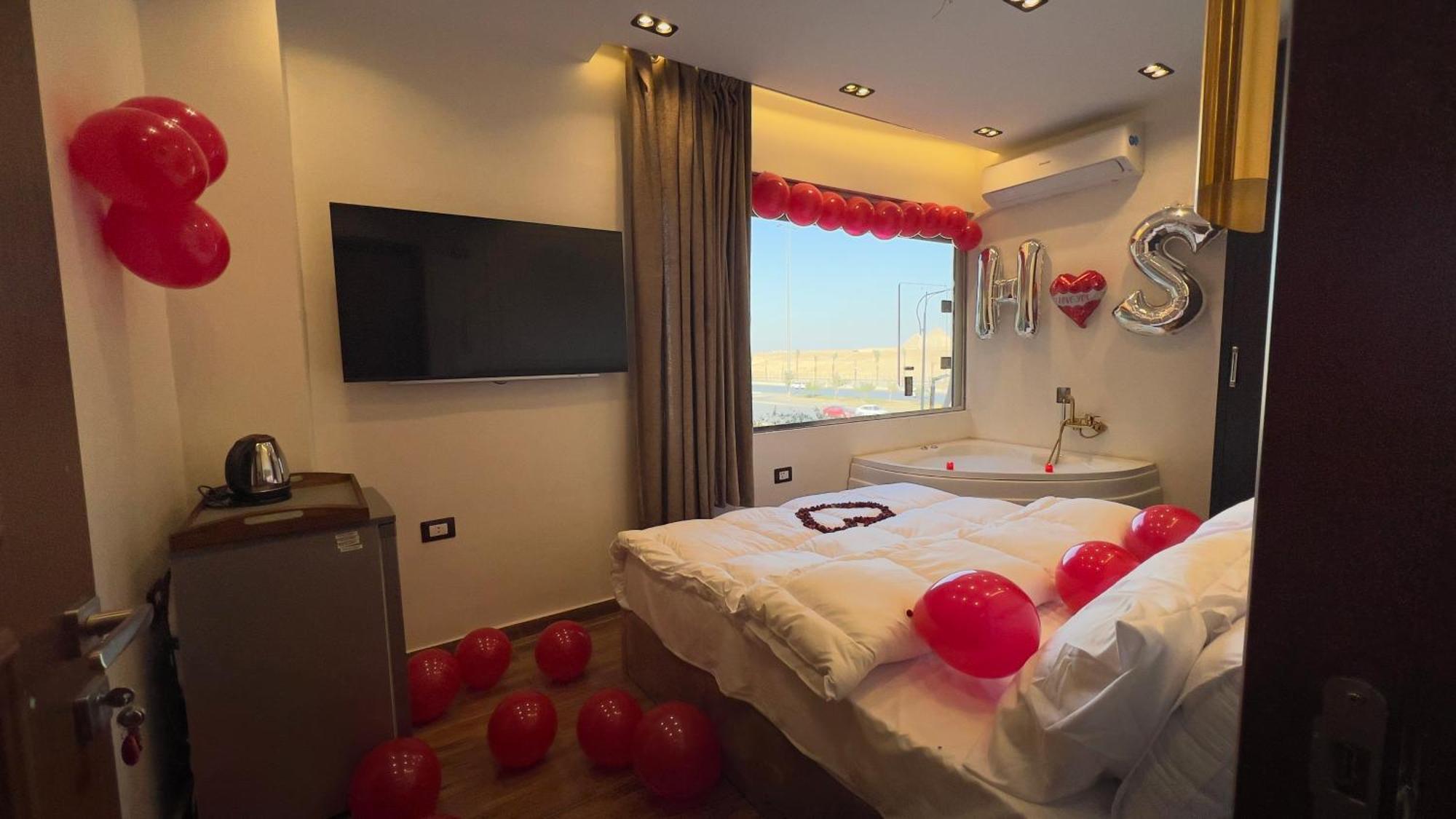 Ghatati New White Pyramids Inn מראה חיצוני תמונה
